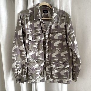 Boohoo Man camo cargo shacket shirt jacket Size M